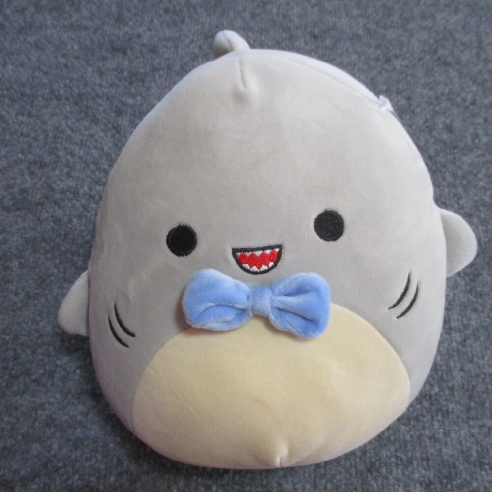 Original Squishmallows  GORDON the Grey Shark, Blue Bowtie, Ages 3+ NWT
